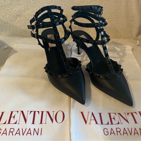 *BRAND NEW* size 40.5 Black on black Valentino Rockstud 60mm heels. - Picture 8 of 9